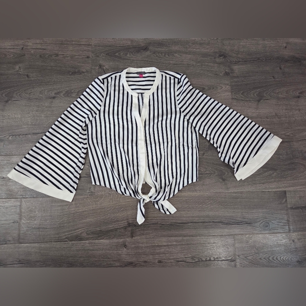 Women's striped Vince Camuto tie front wide sleeve blouse size L